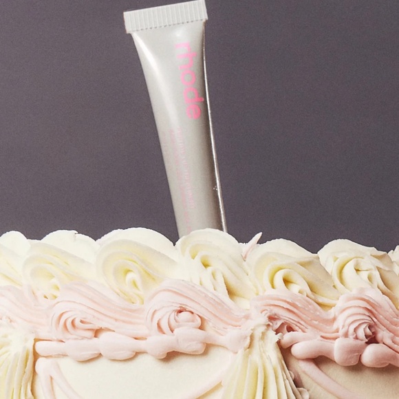 Rhode Vanilla Peptide Lip Treatment - Picture 1 of 4